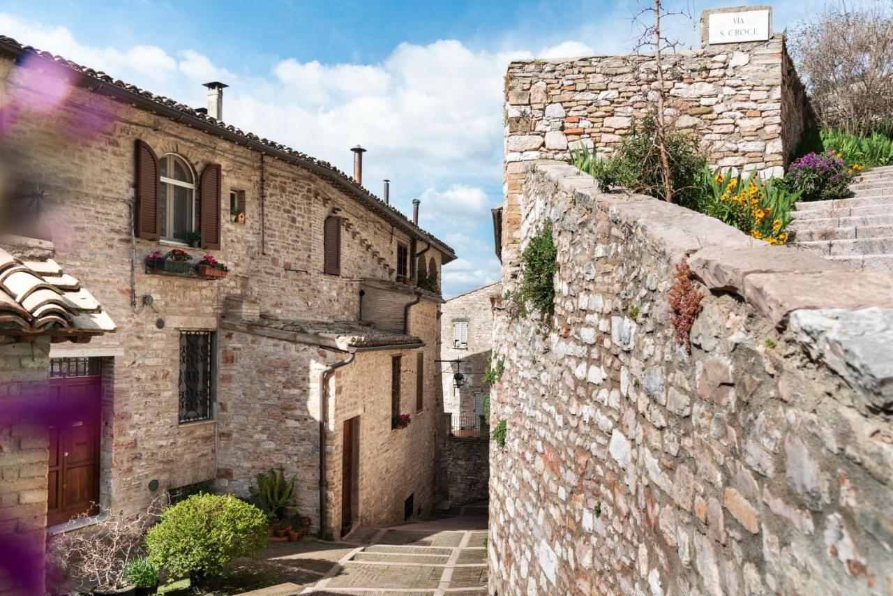 Casa Clara Appartamenti อัสซิซี ภายนอก รูปภาพ