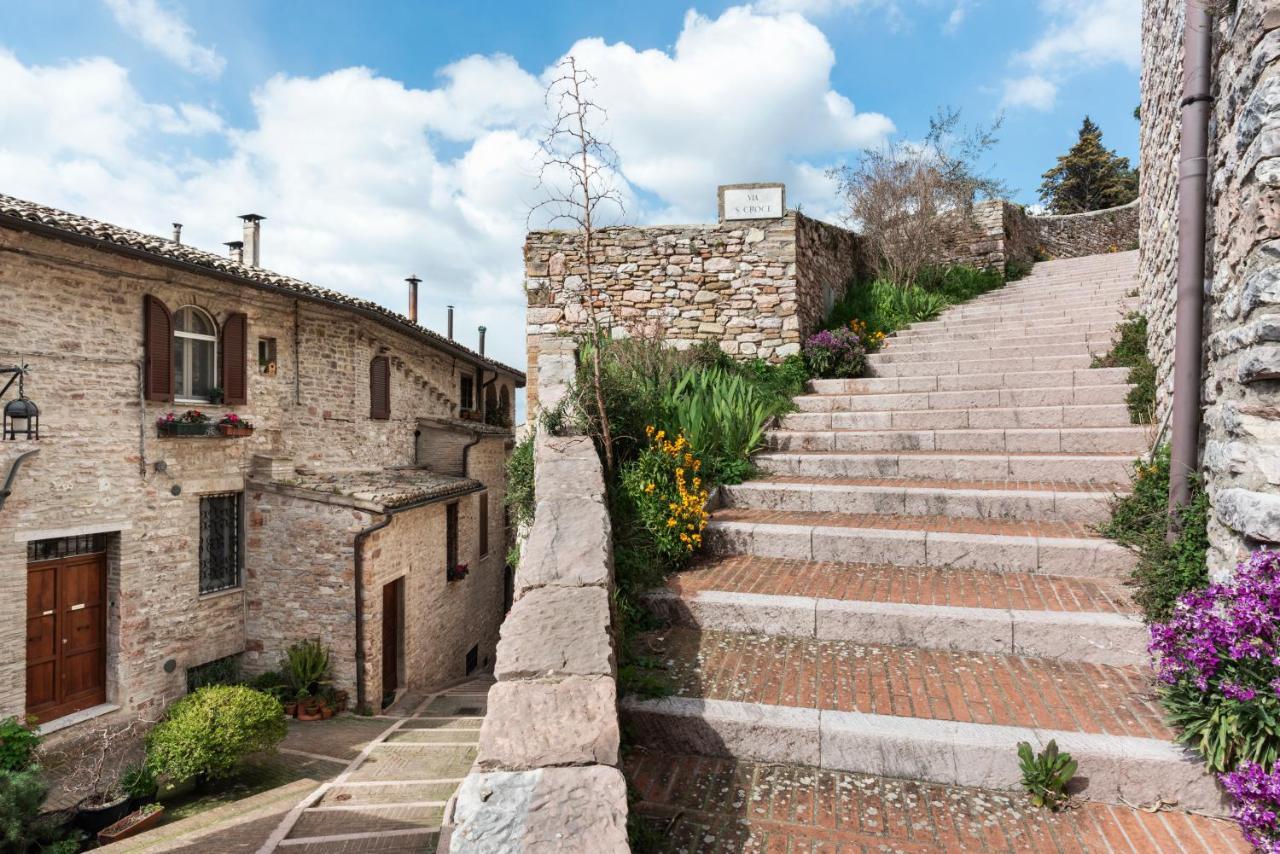 Casa Clara Appartamenti อัสซิซี ภายนอก รูปภาพ