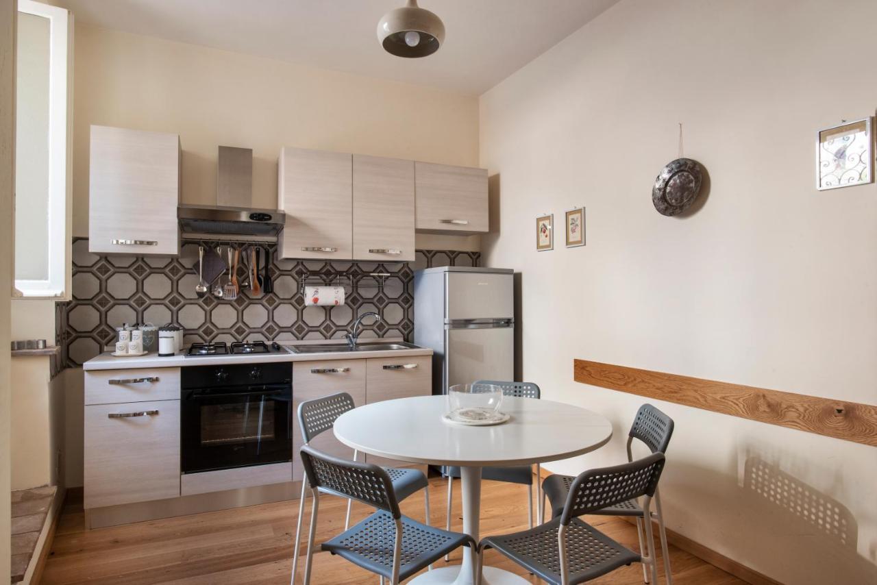 Casa Clara Appartamenti อัสซิซี ภายนอก รูปภาพ
